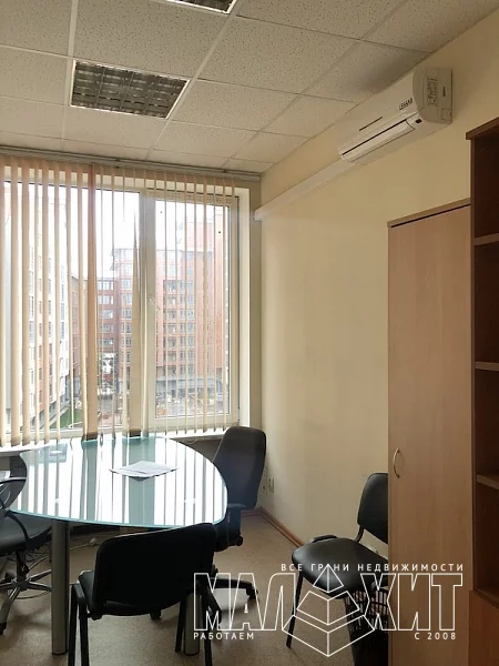 Офис 1430 м2 в Бизнес центре класса "В" Офис 1430 м2 в Бизнес центре класса "В"