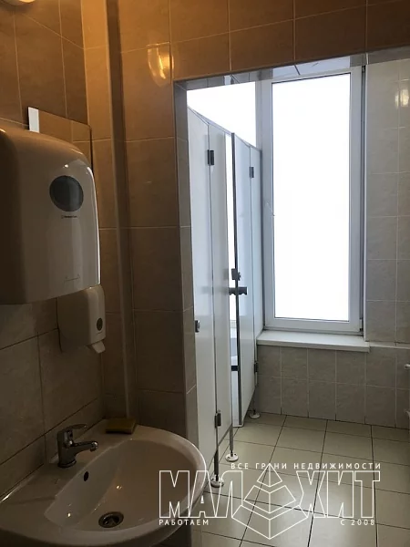 Офис 1430 м2 в Бизнес центре класса "В" Офис 1430 м2 в Бизнес центре класса "В"