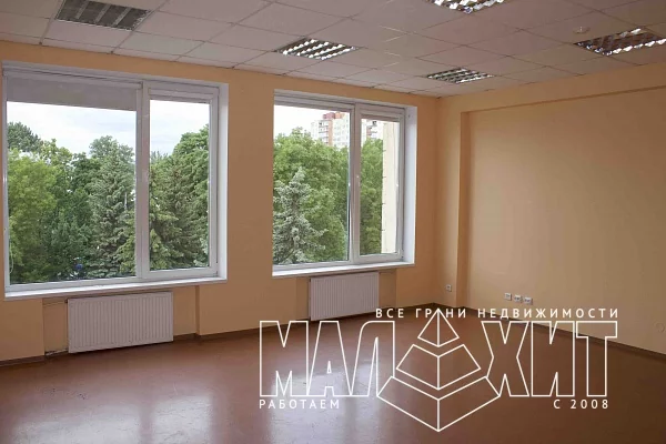 Офис 1430 м2 в Бизнес центре класса "В" Офис 1430 м2 в Бизнес центре класса "В"