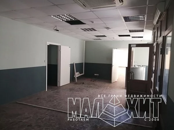 Торговое помещение у Мариинского театра Торговое помещение у Мариинского театра