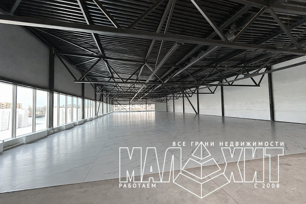 Малое Карлино Пушкинское шоссе 44 - Фасадное универсальное помещение 900 м²